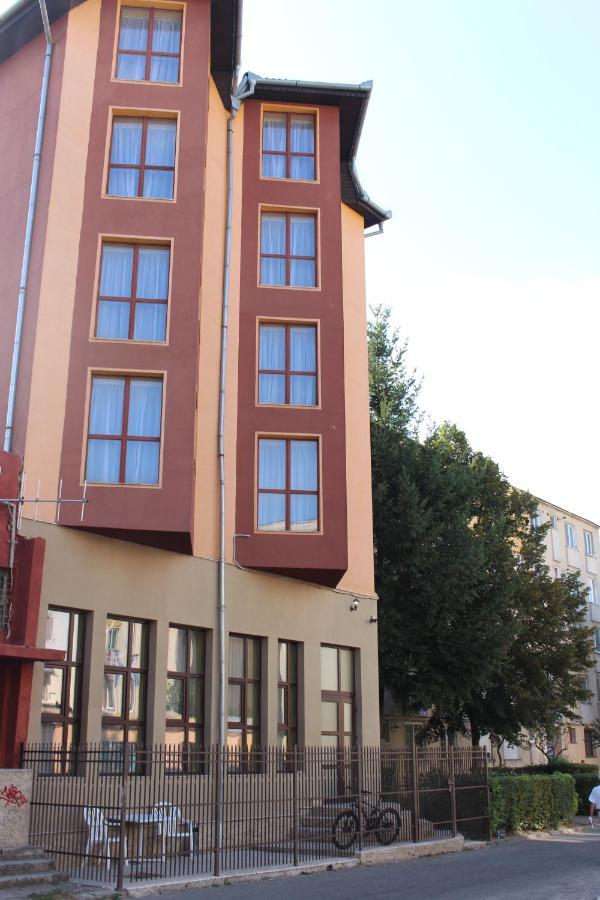 Rooms Cristian Deva Bagian luar foto