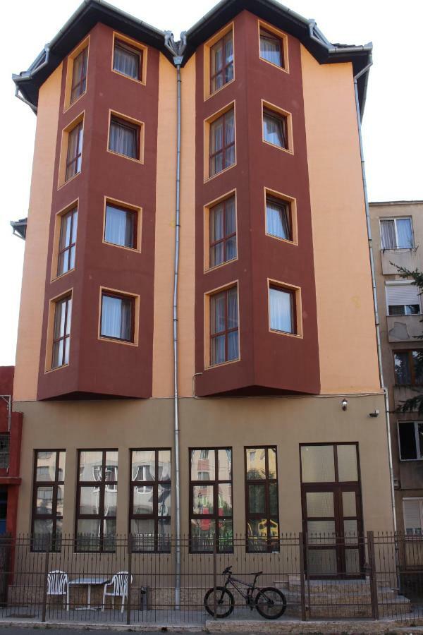 Rooms Cristian Deva Bagian luar foto