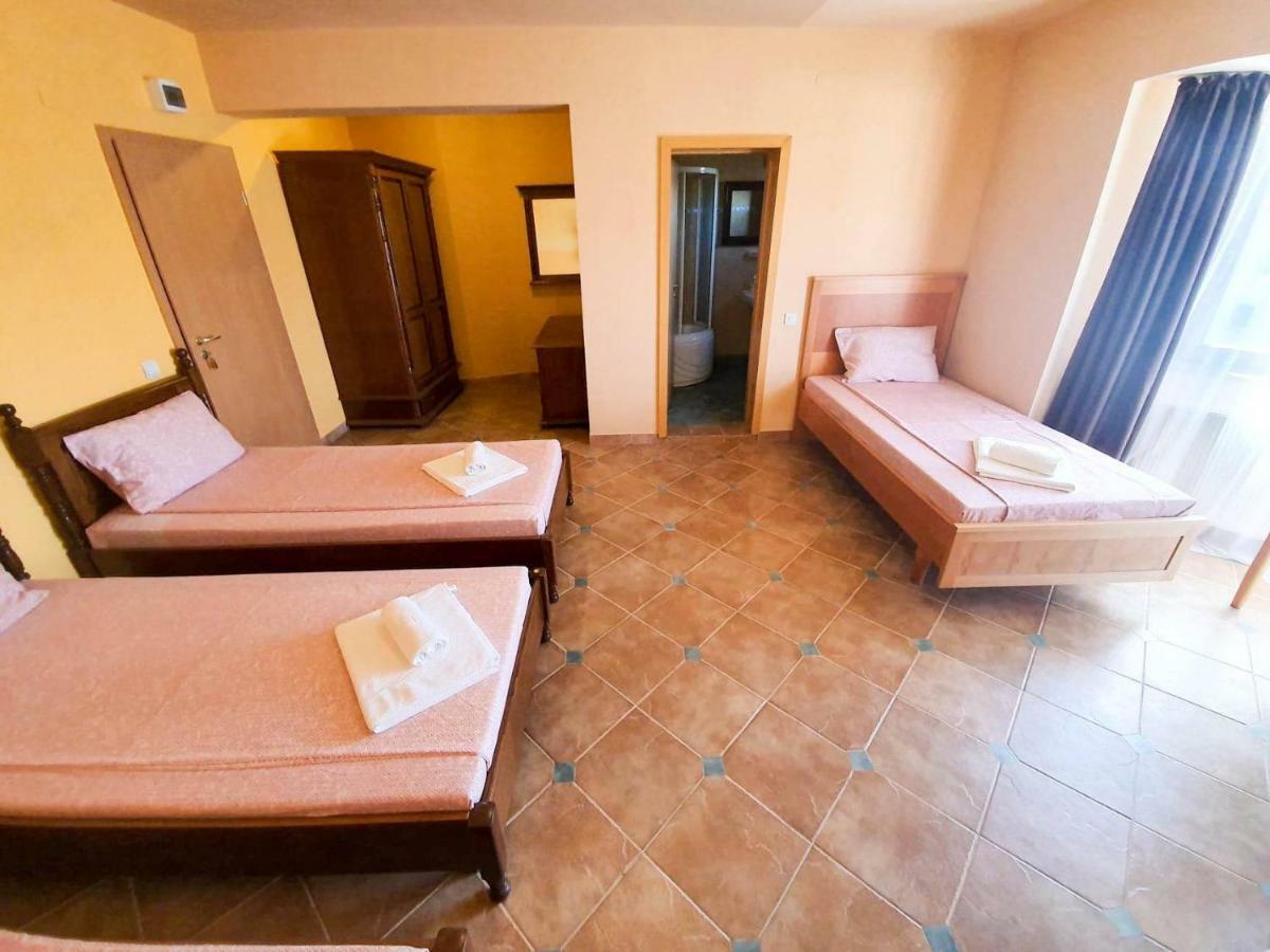 Rooms Cristian Deva Bagian luar foto
