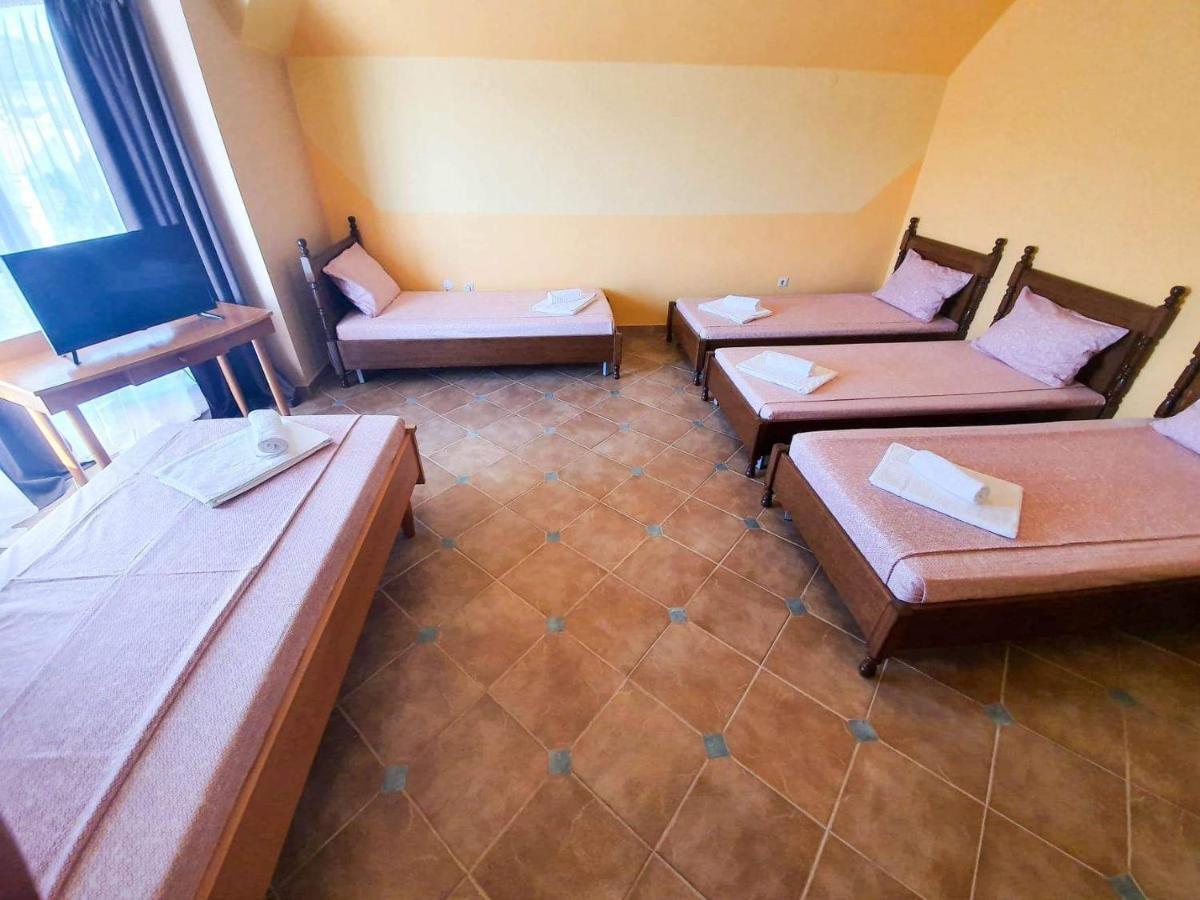 Rooms Cristian Deva Bagian luar foto
