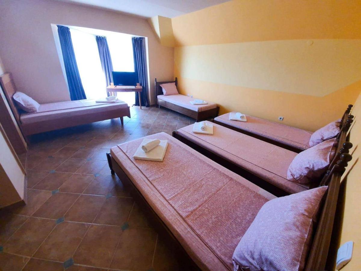 Rooms Cristian Deva Bagian luar foto